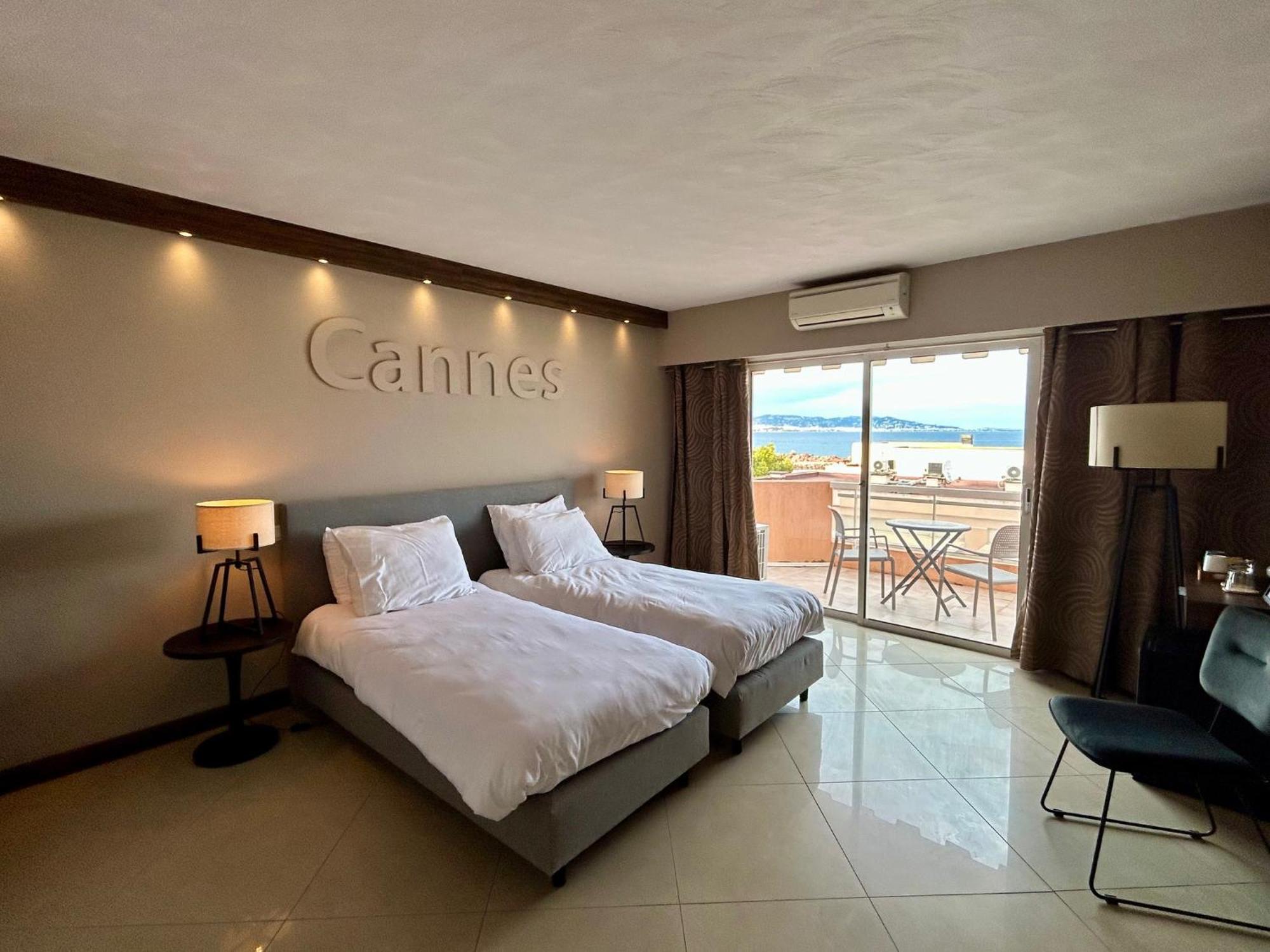 Riviera Beach Hotel Мандельё-ла-Напуль Экстерьер фото