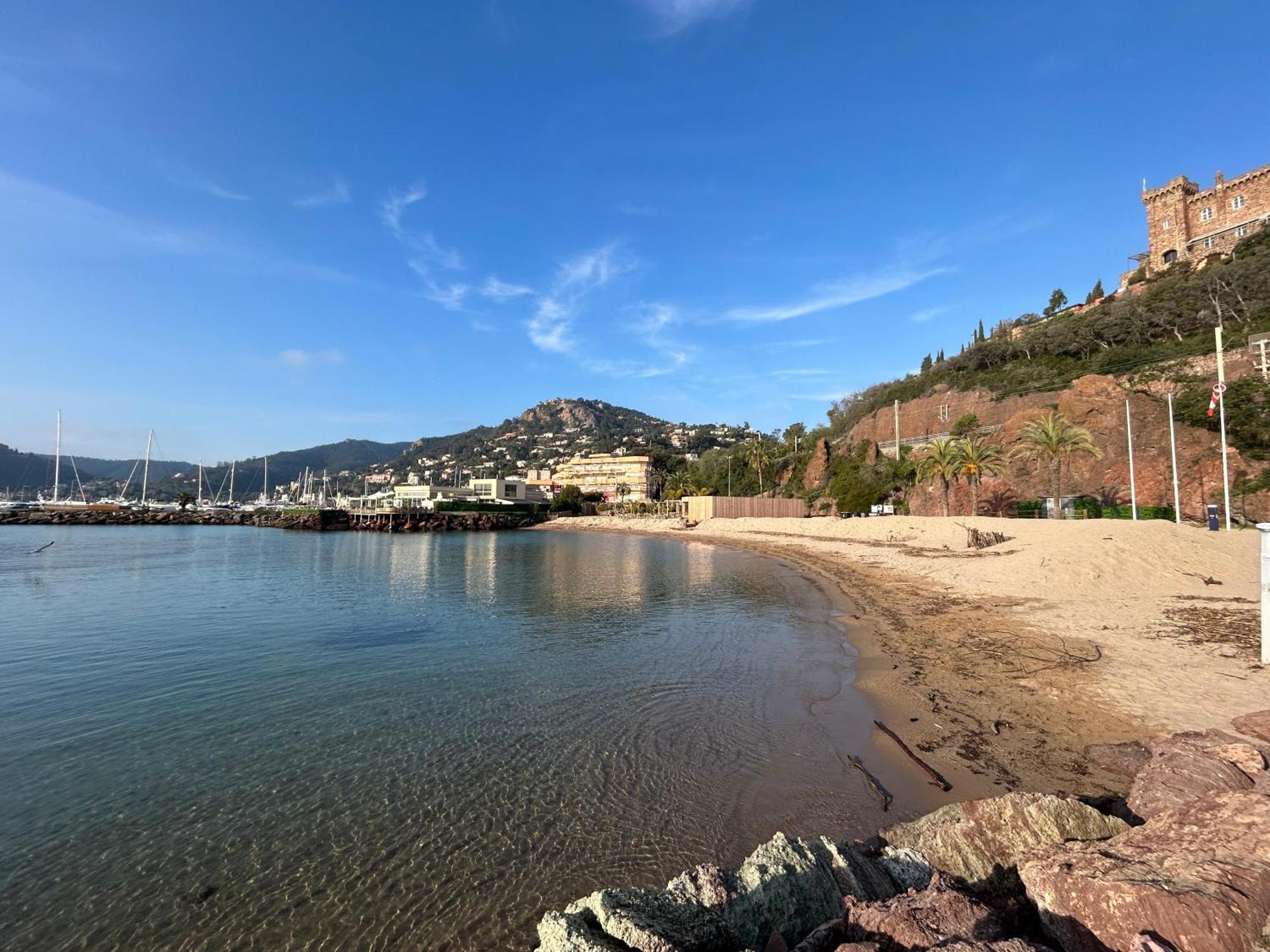 Riviera Beach Hotel Мандельё-ла-Напуль Экстерьер фото