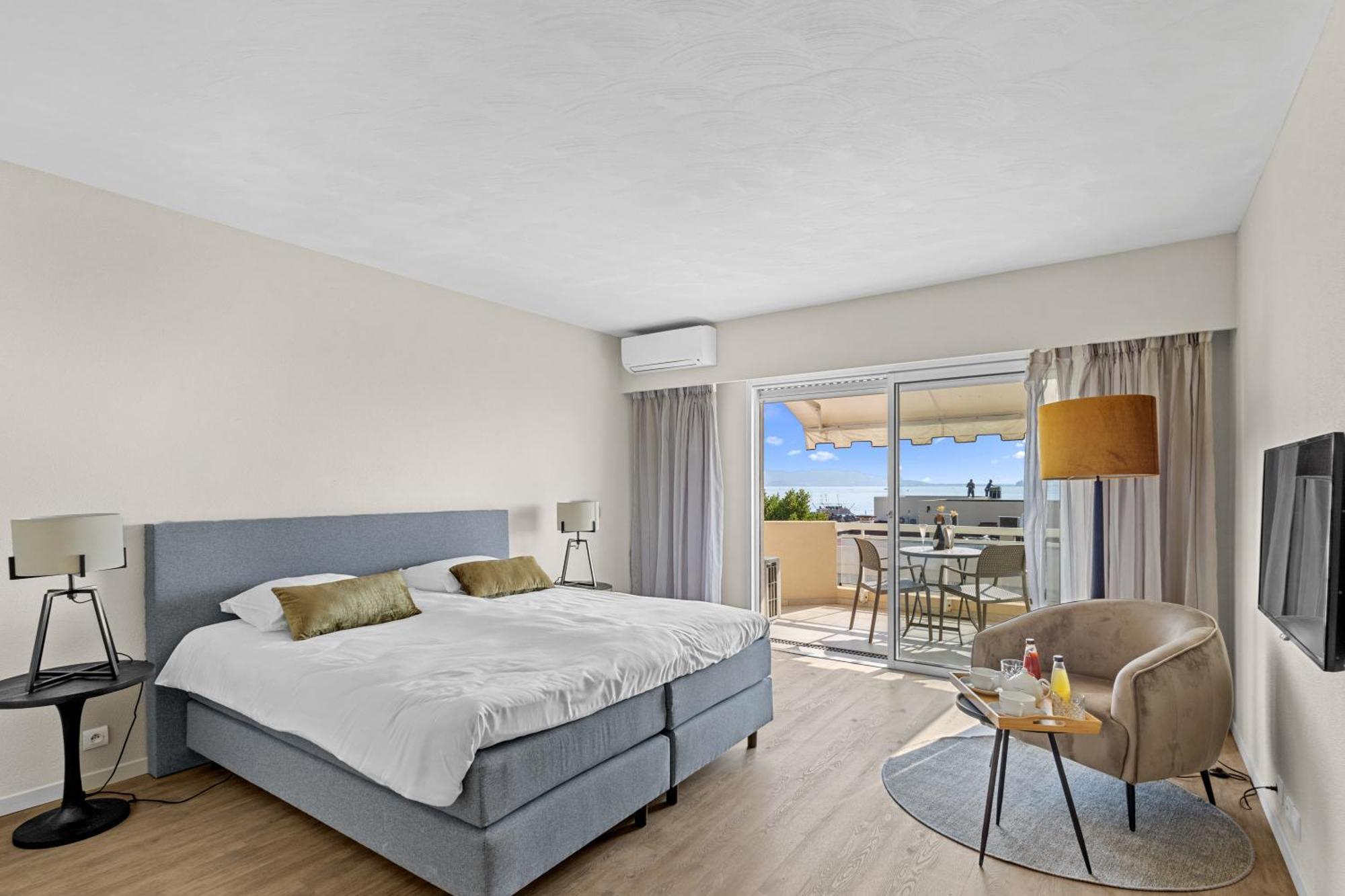 Riviera Beach Hotel Мандельё-ла-Напуль Экстерьер фото